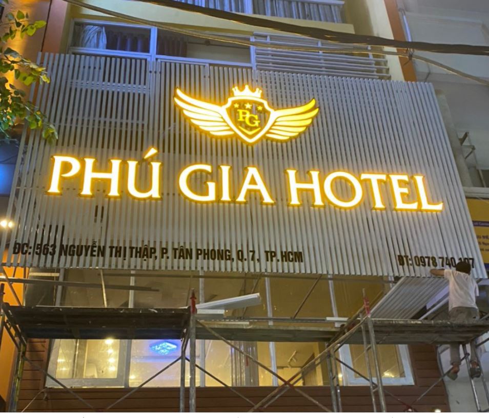 Bảng hiệu thanh lam, chữ mica có đèn