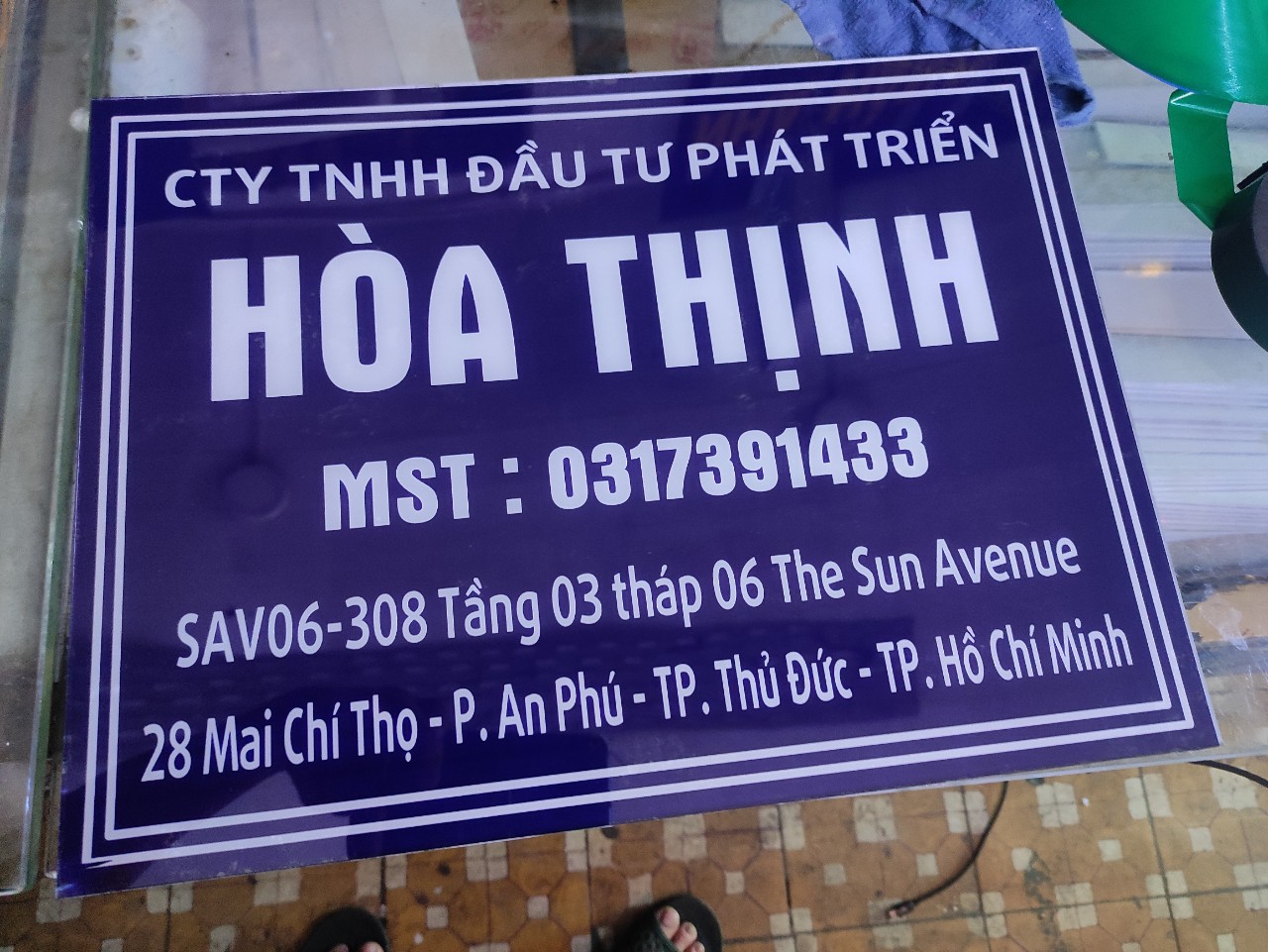 Bảng tên mica, decal