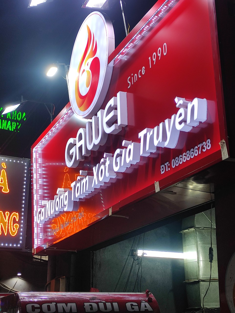 Bảng hiệu alu chữ mica có đèn, có viền led 2