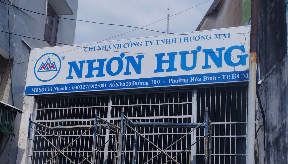Bảng Hiệu Alu Chữ Mica Không Đèn – Giải Pháp Tối Ưu Chi Phí Cho Doanh Nghiệp