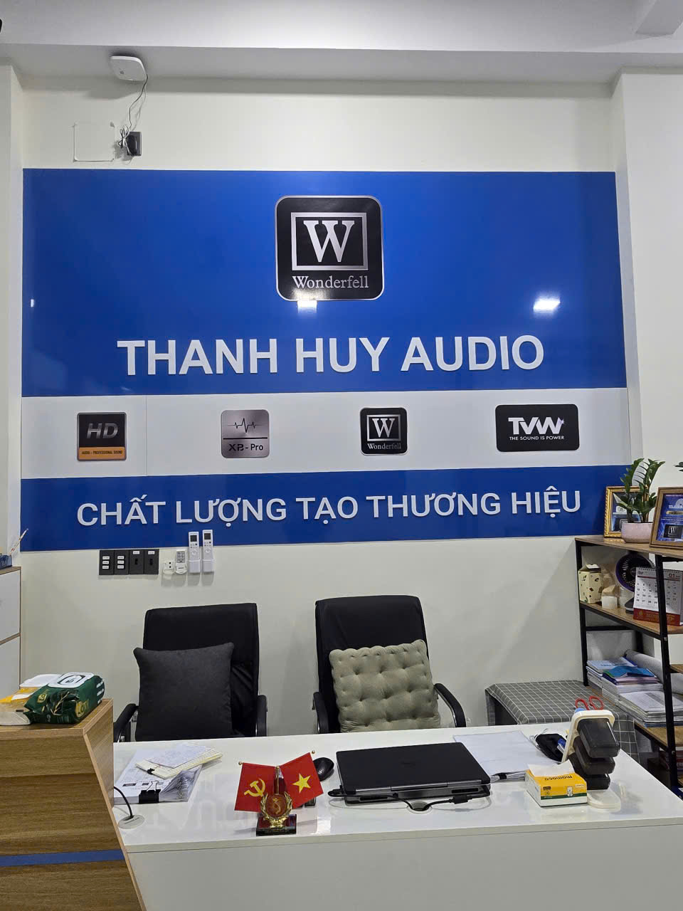 ✨ Bảng Hiệu Alu Chữ Mica Sang Trọng – Giải Pháp Quảng Cáo Hiện Đại & Hiệu Quả 3