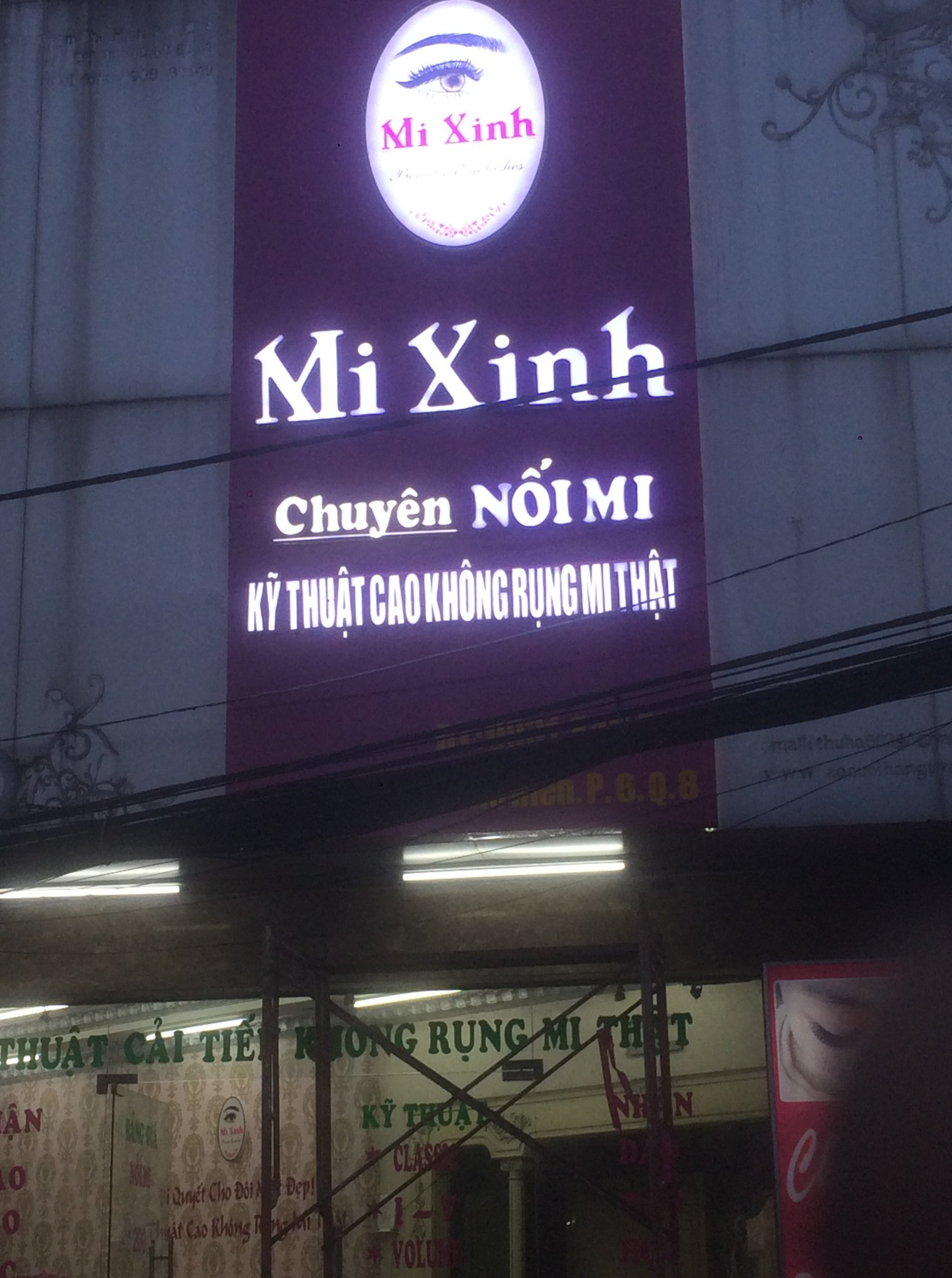 Bảng hiệu alu, nội dung chữ mica có đèn sáng mặt 2