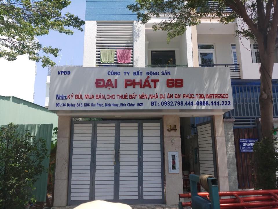 bảng hiệu alu trắng, chữ mica nổi khối không đèn giá bình dân 2