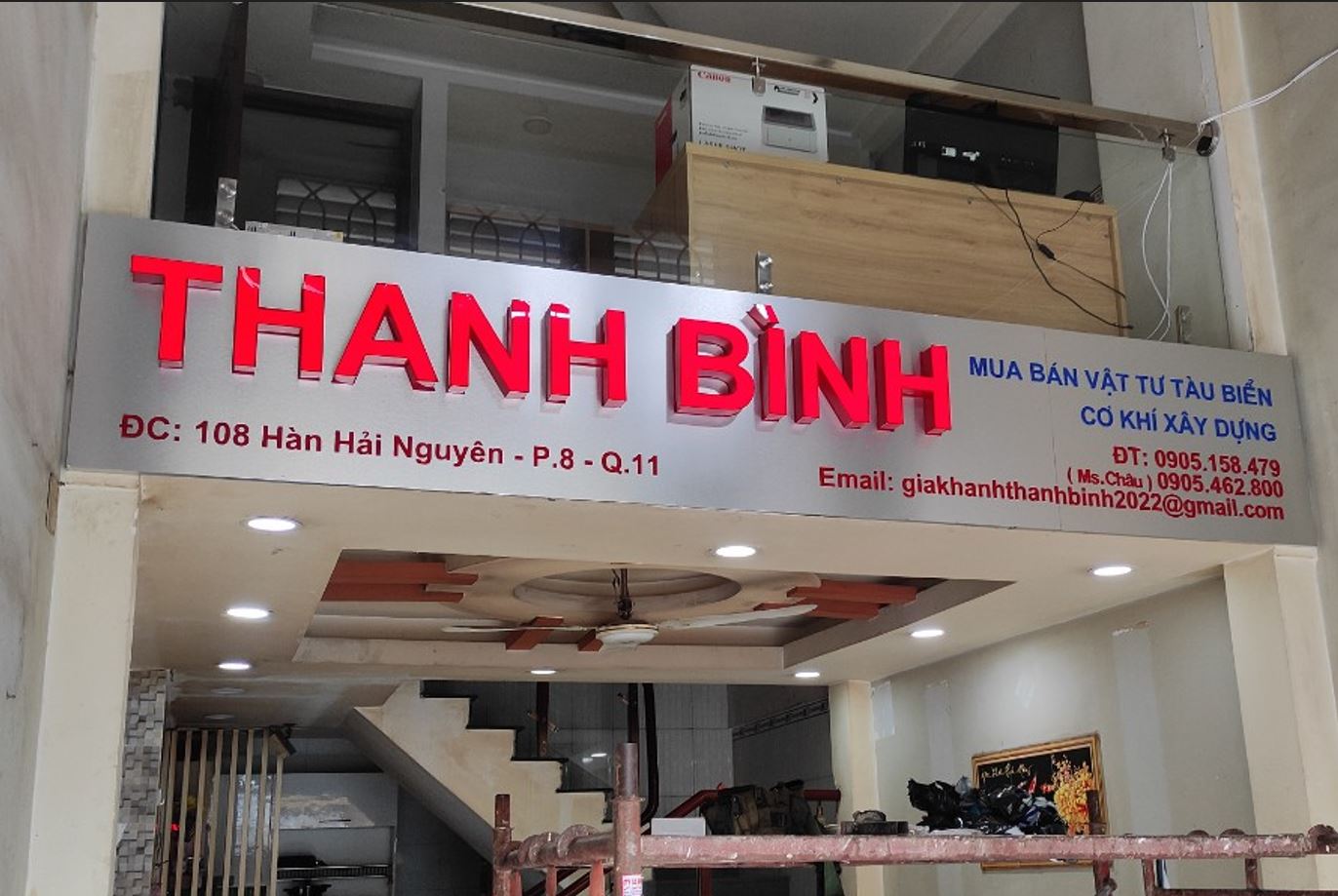 Bảng hiệu alu xước, nội dung chữ mica có đèn