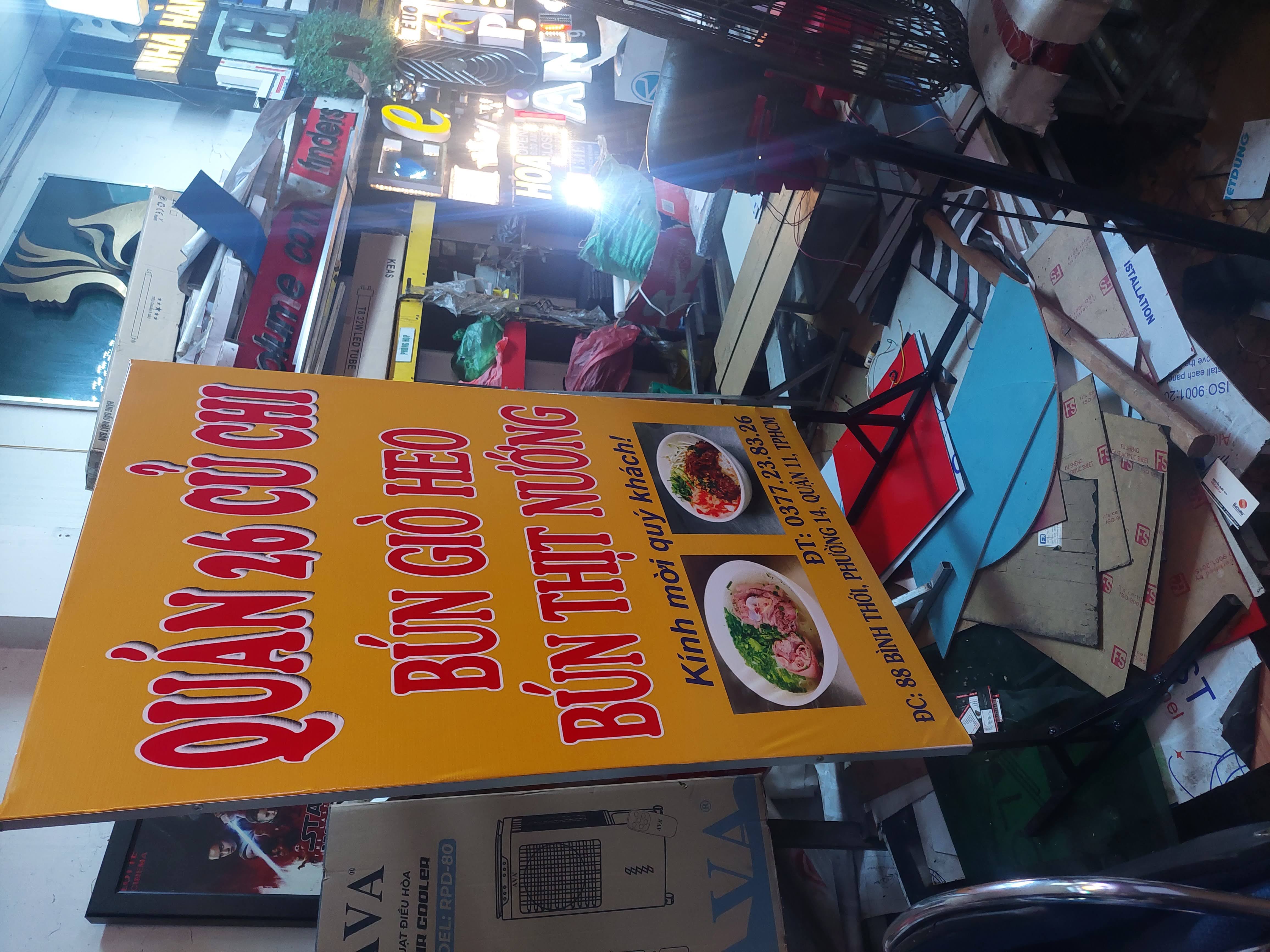 Bảng hiệu bạt 2 mặt có chân, không đèn. 2