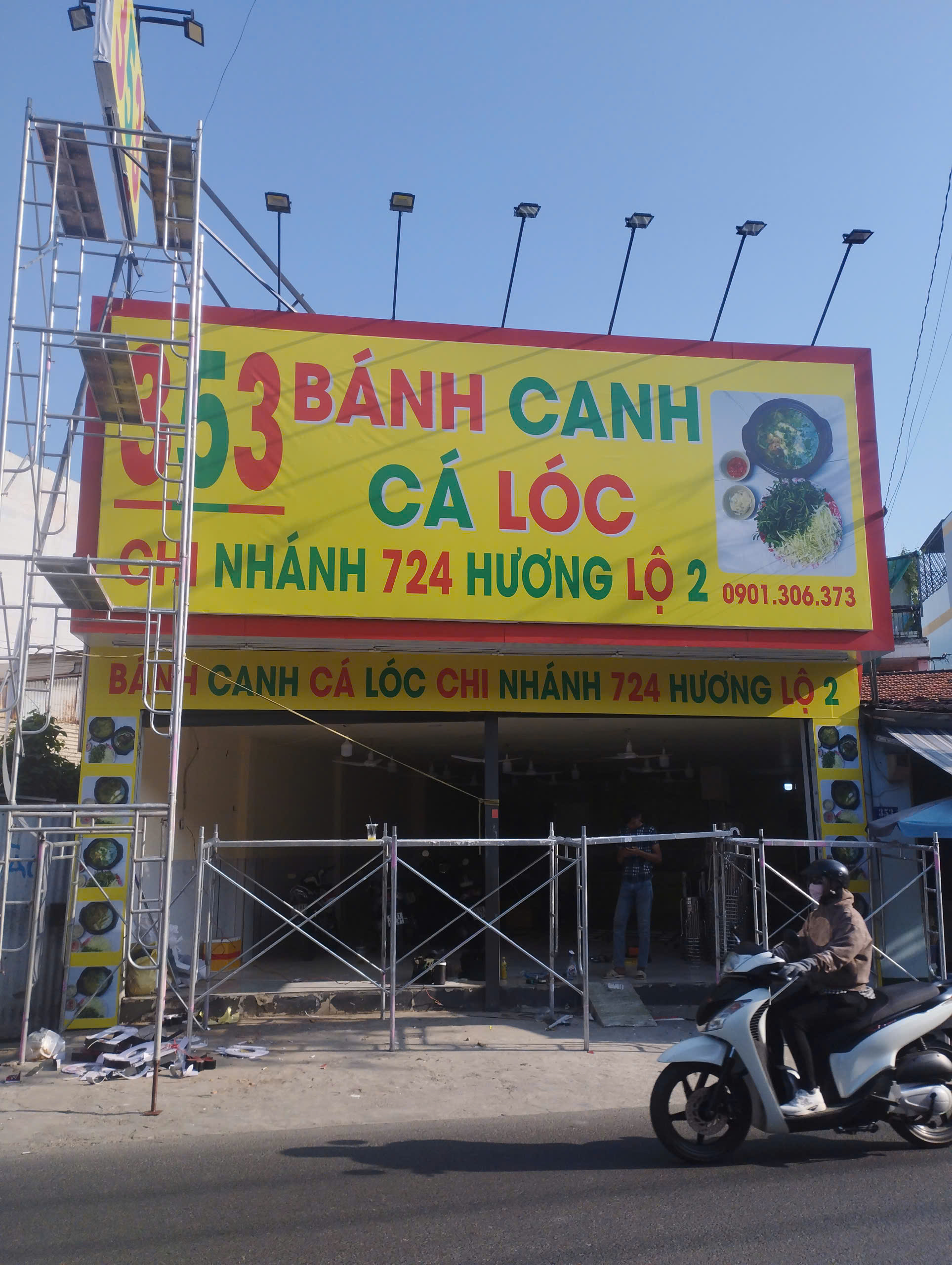 Bảng Hiệu Bạt Hiflex Đơn Giản – Giải Pháp Quảng Cáo Tối Ưu Chi Phí Cho Mọi Doanh Nghiệp 2