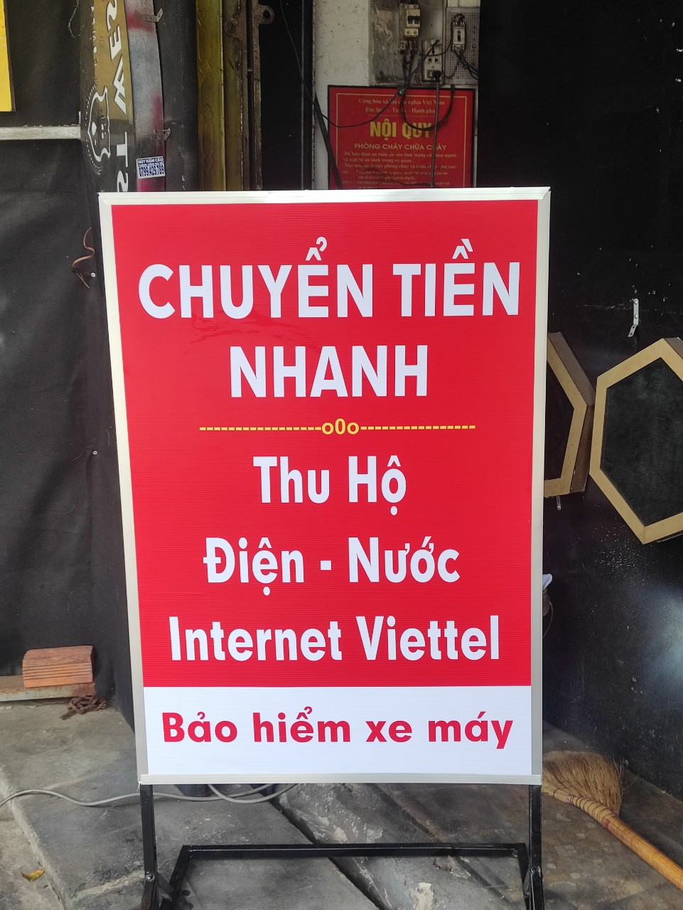 Bảng hiệu đứng bạt hiflex, 2 mặt 2