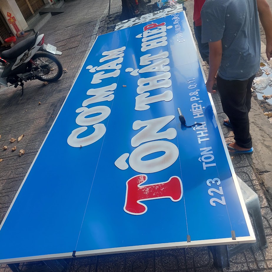 Bảng Hiệu Nền Alu, Nội Dung Chữ Mica Không Đèn – Giải Pháp Quảng Cáo Giá Rẻ, Chuyên Nghiệp 3