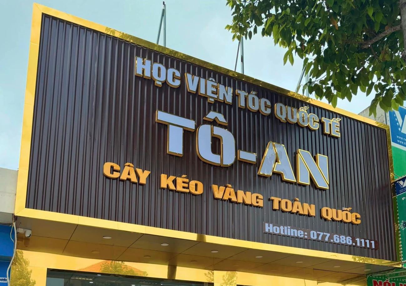 bảng hiệu nền tôn dập sóng, chữ nổi mica đẹp