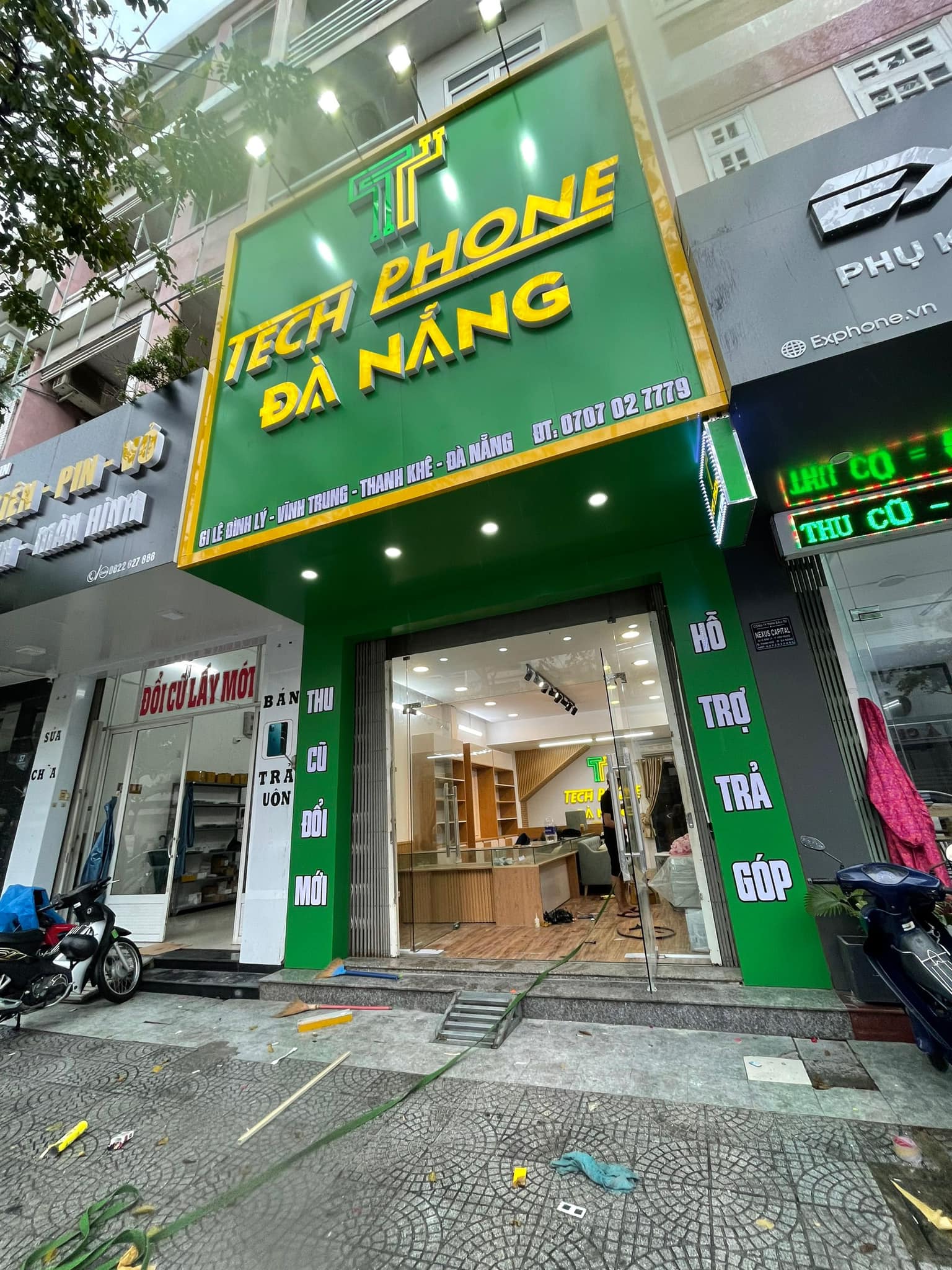 bảng hiệu nền xanh, chữ có đèn sáng mặt giá rẻ 2