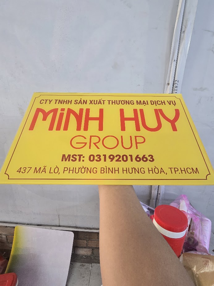 BẢNG TÊN CÔNG TY  BẰNG MICA DÁN DECAL – TỐI ƯU CHI PHÍ 2