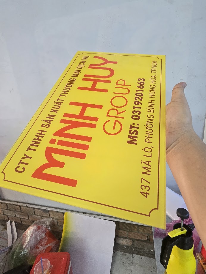 BẢNG TÊN CÔNG TY  BẰNG MICA DÁN DECAL – TỐI ƯU CHI PHÍ 3