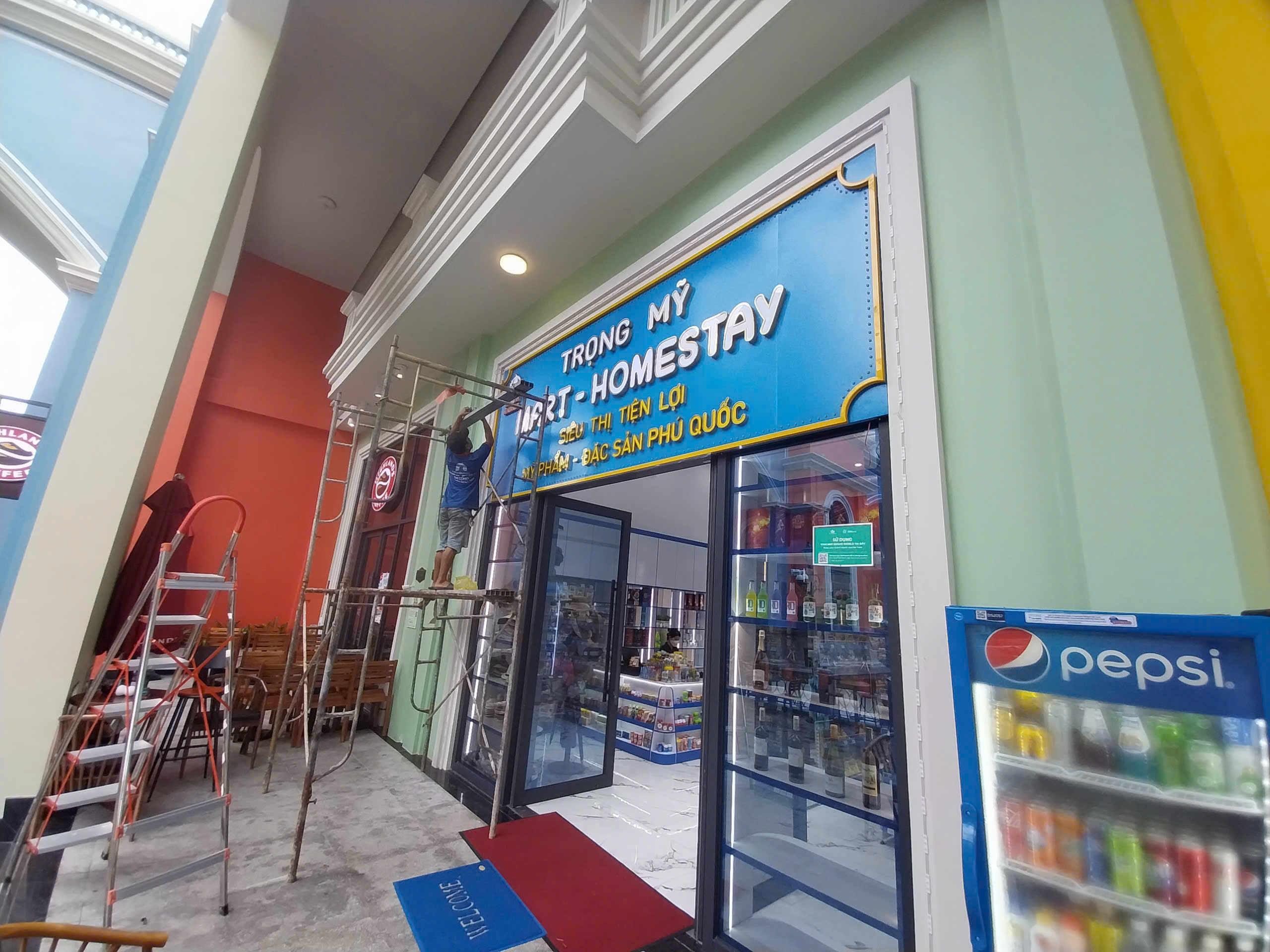 Biển Hiệu Chữ Nổi Mica Đèn Sáng Mặt – Viền LED Siêu Nổi, Giải Pháp Quảng Cáo Đẳng Cấp Cho Mặt Tiền 2