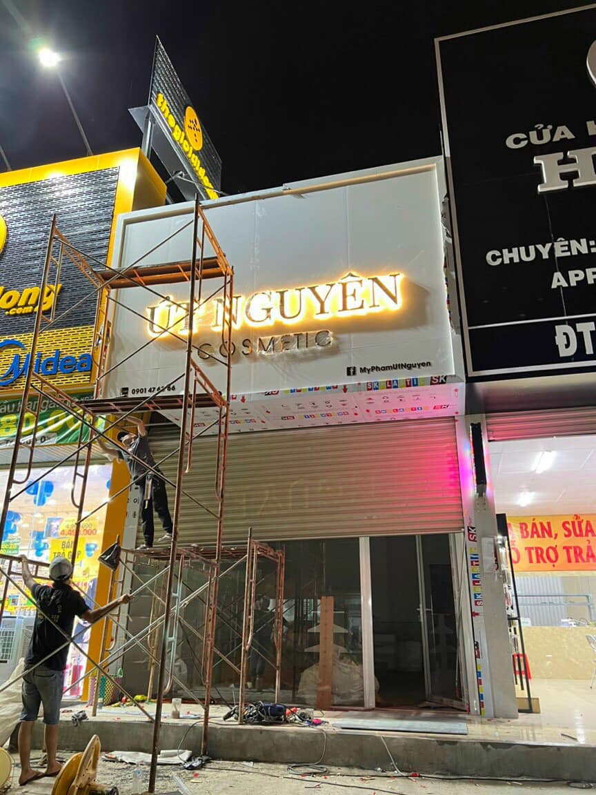 Chữ alu đèn sáng chân 2