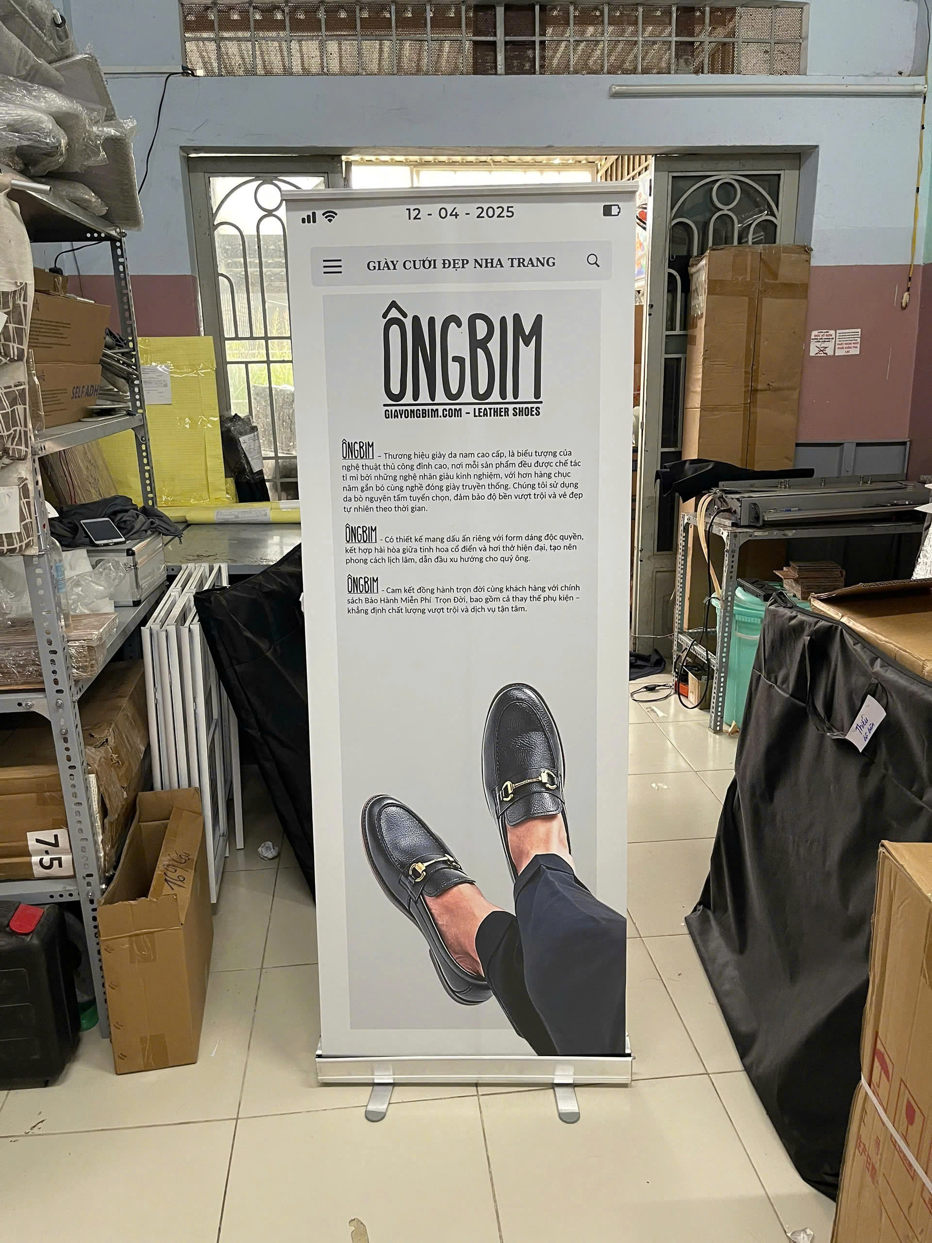 Giới thiệu Standee Cuốn Nhôm Thường – Giải Pháp Bảng Quảng Cáo Tiện Lợi Cho Mọi Chiến Dịch Quảng Cáo 2