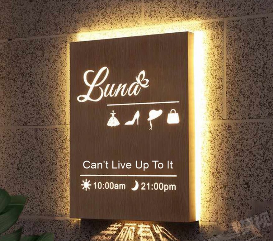 hộp đèn alu vân gỗ ốp tường, nội dung mica sáng mặt, đèn sáng hắt chân sang trọng 2