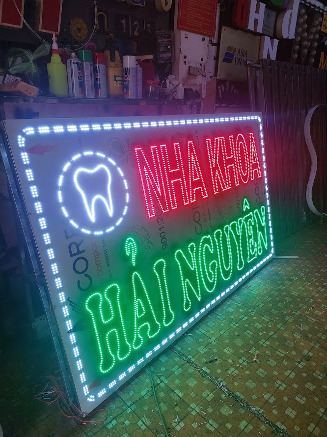HỘP ĐÈN LED RUỒI – NỔI BẬT CẢ NGÀY LẪN ĐÊM 3