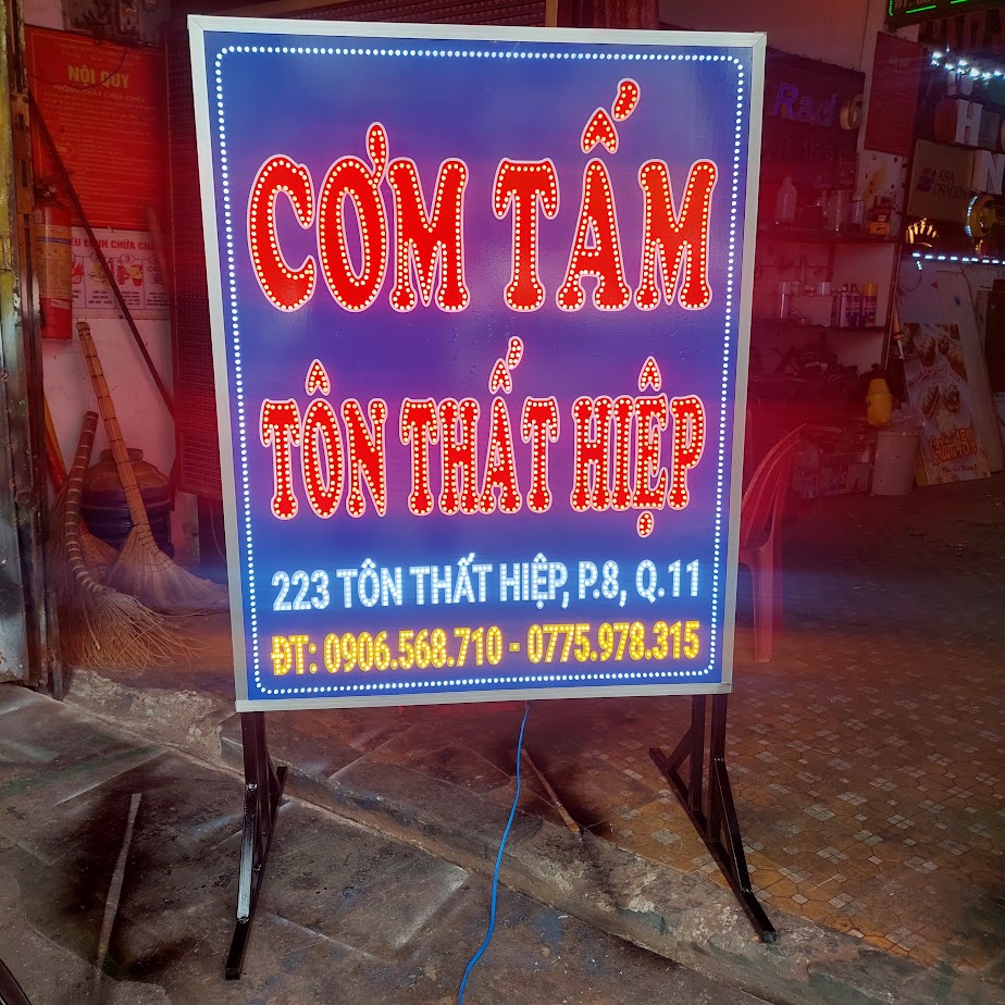 hộp đèn led ruồi quán cơm tấm siêu nổi  giá rẻ 2