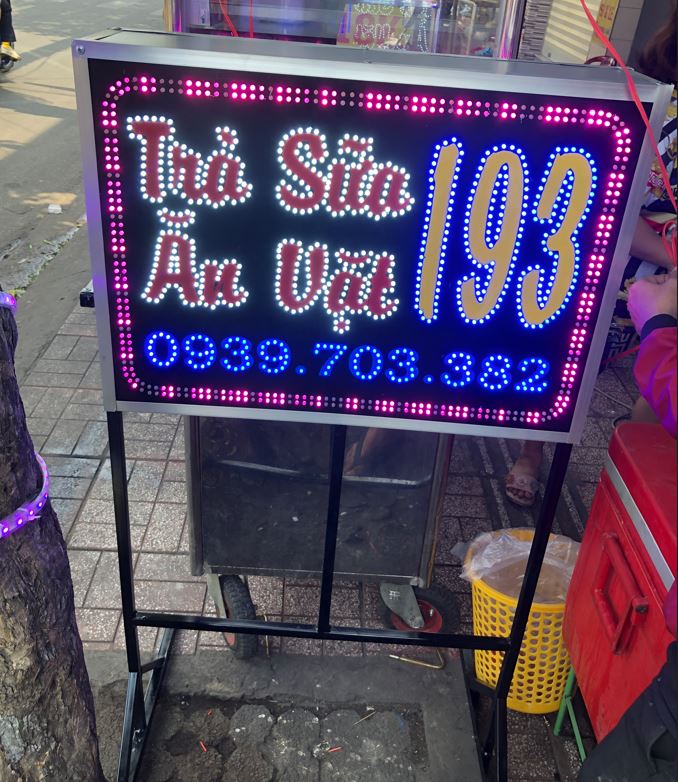 Hộp đèn led vẫy có chân đứng siêu nổi, giá rẻ 2
