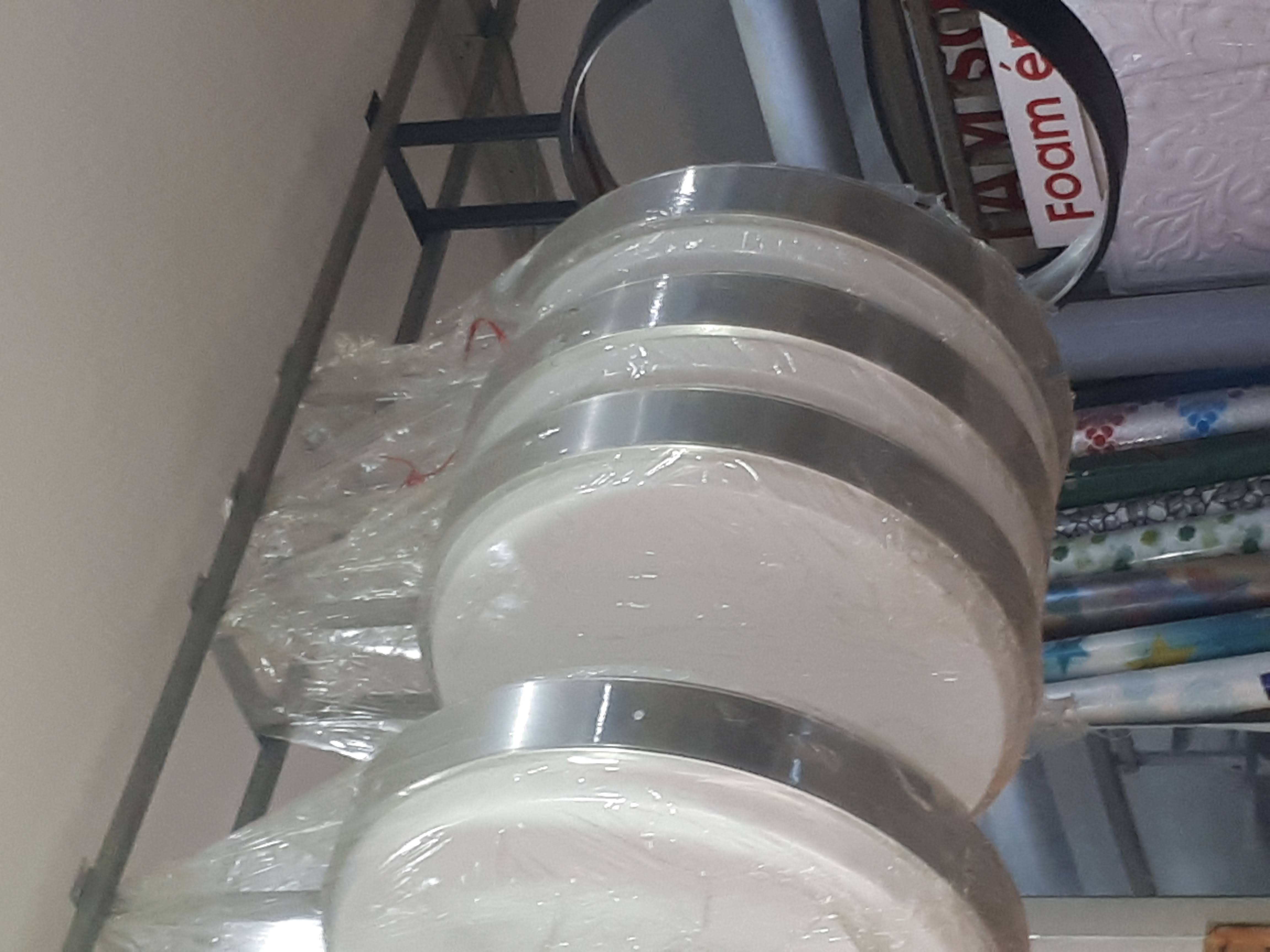 Hộp đèn mica hút nổi tròn dán decal 2