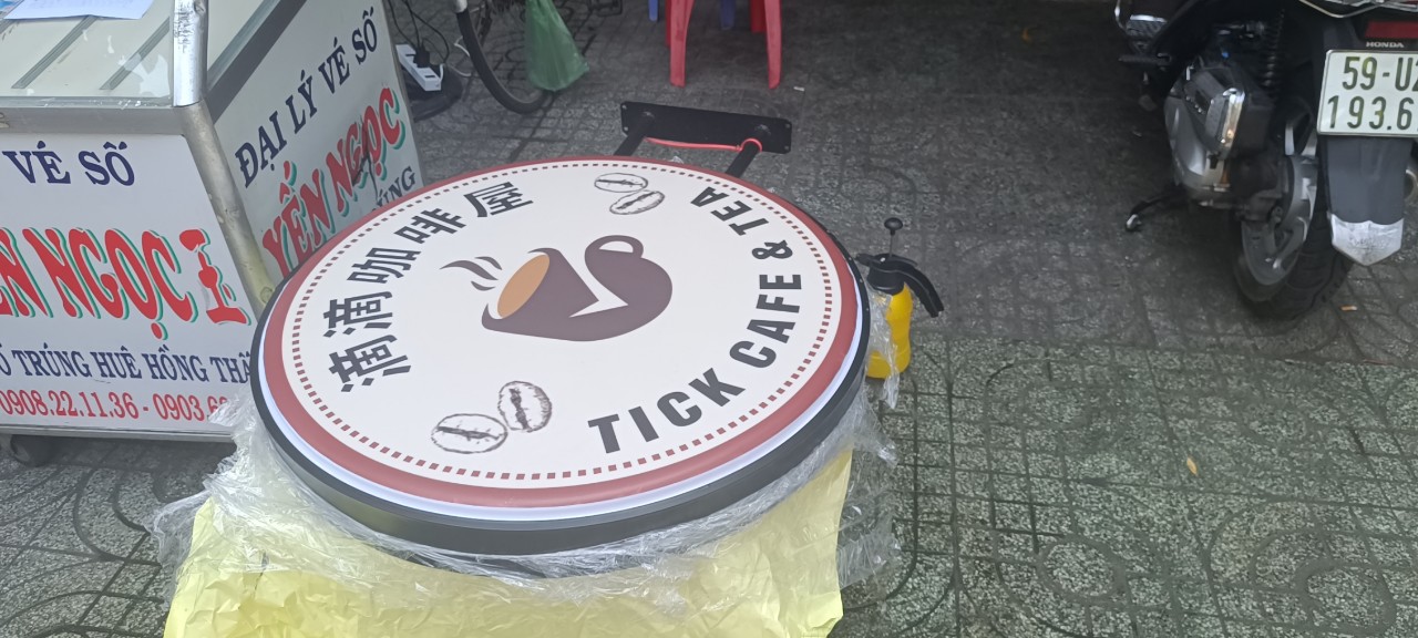 Hộp đèn mica hút nổi tròn 2