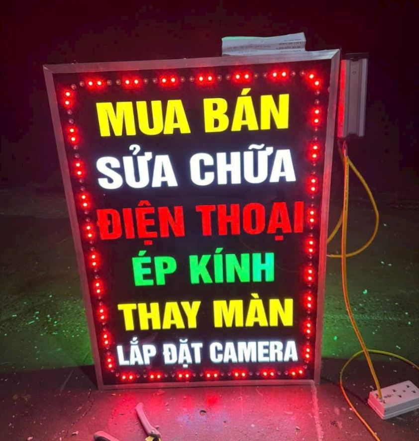 hộp đèn viền led 2 mặt mua bán điện thoại siêu nổi, nội dung mica sáng mặt