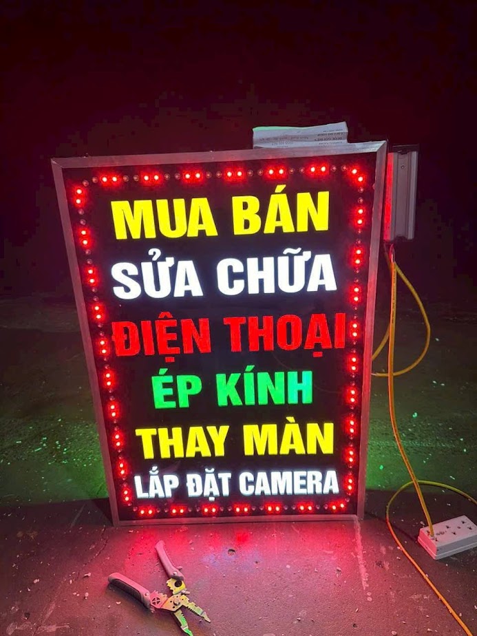 hộp đèn viền led 2 mặt mua bán điện thoại siêu nổi, nội dung mica sáng mặt 2