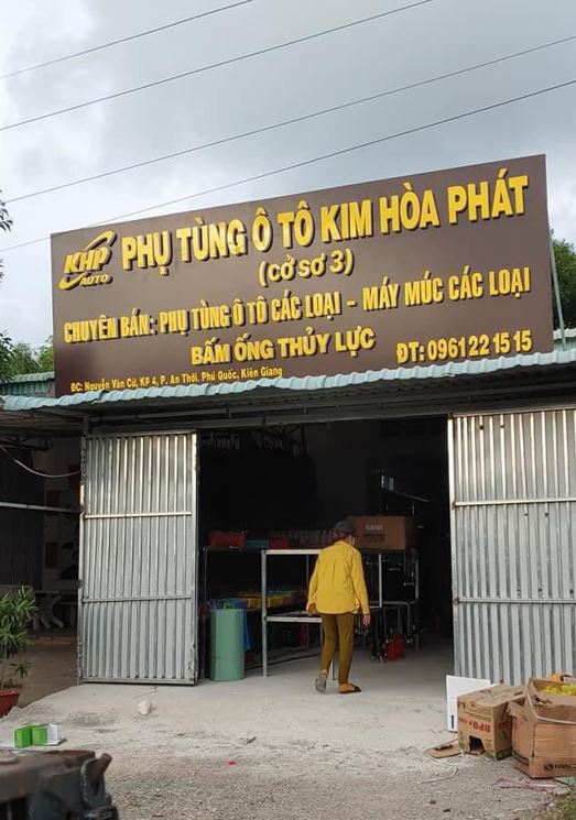 làm biển hiệu alu chữ mica  không đèn giá rẻ 2