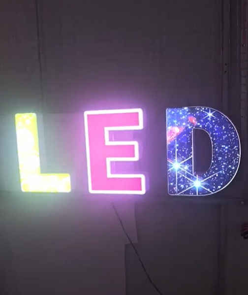 Logo Chữ Nổi Mica Đèn LED Sáng Mặt – Đẳng Cấp Thương Hiệu, Nổi Bật Mọi Không Gian 2