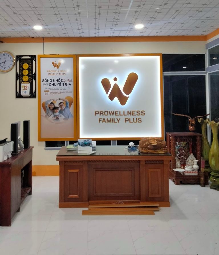 logo dán tường alu gương đèn sáng hắt chân đẹp, sang trọng giá rẻ 2