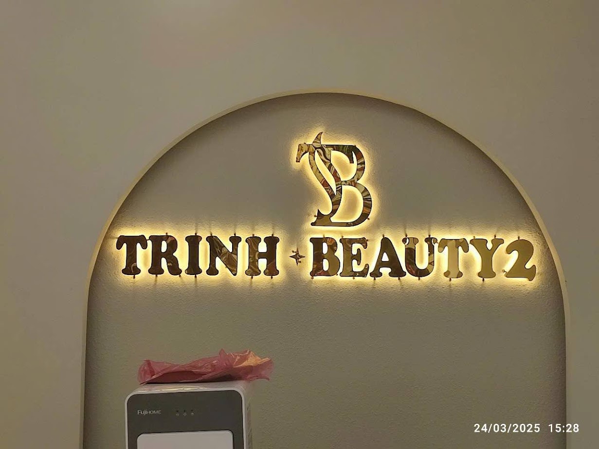 logo dán tường tiệm spa bằng chữ inox đèn sáng chân đẹp 2