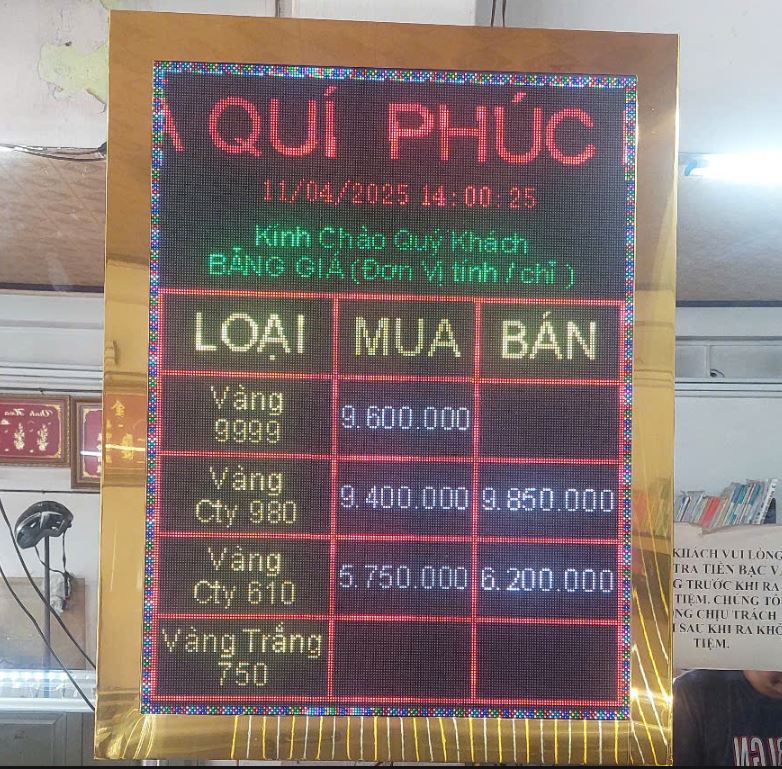 màn hình led tiệm vàng, chỉnh nội dung qua điện thoại dễ dàng 2