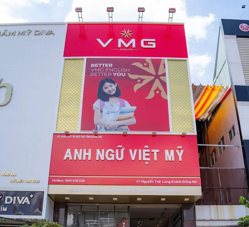 mặt dựng alu, nội dung chữ mica, hình in uv bạt không gân