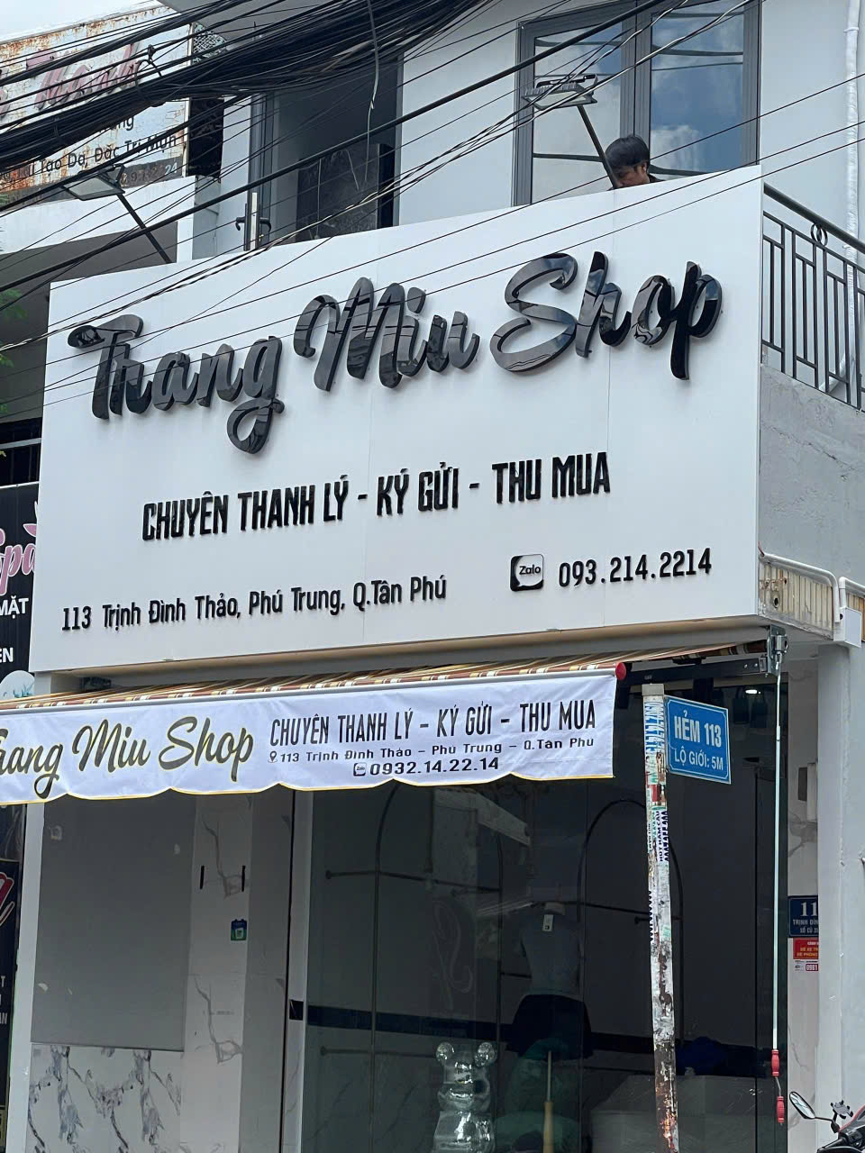 ✨ Mẫu Bảng Hiệu Chữ Nổi Mica Đèn Sáng Chân Trên Nền Alu 2