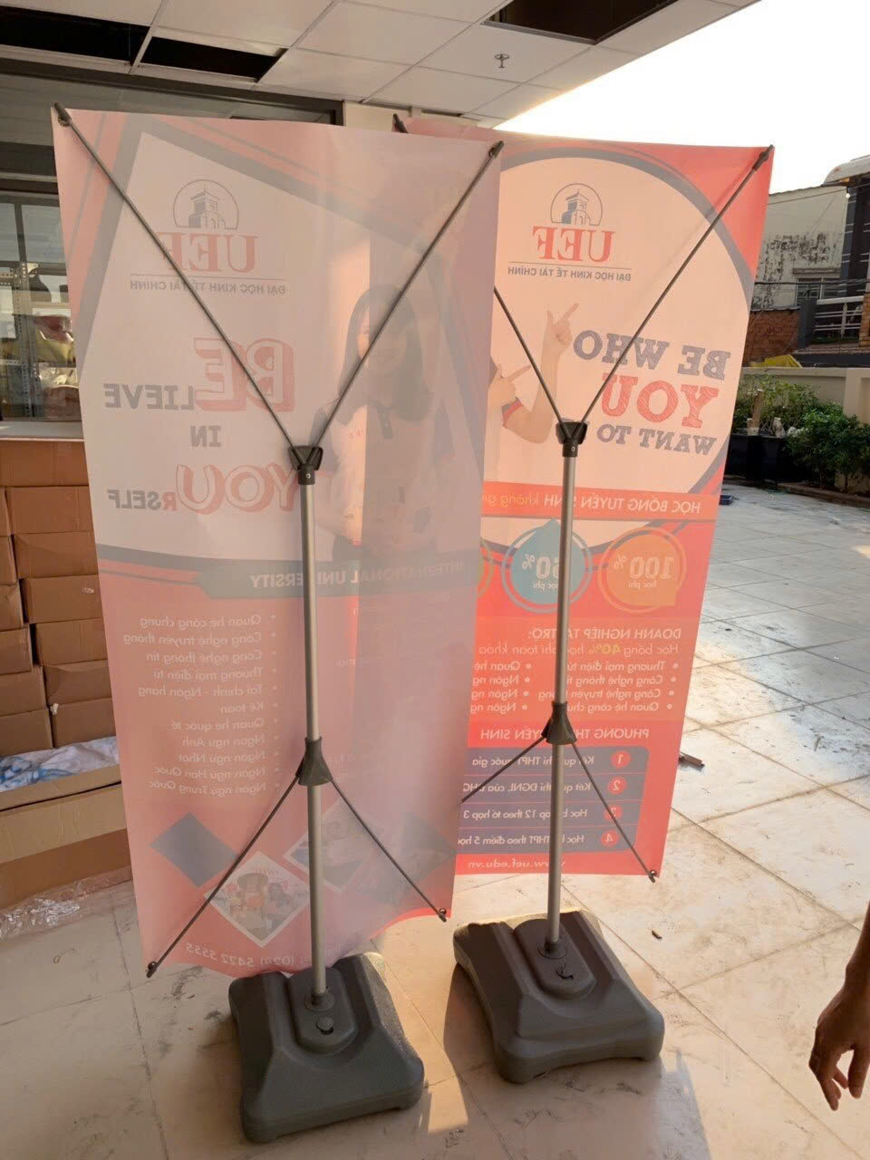 Standee Đế Tròn – Nhỏ Gọn, Hiệu Quả, Giá Cạnh Tranh 2