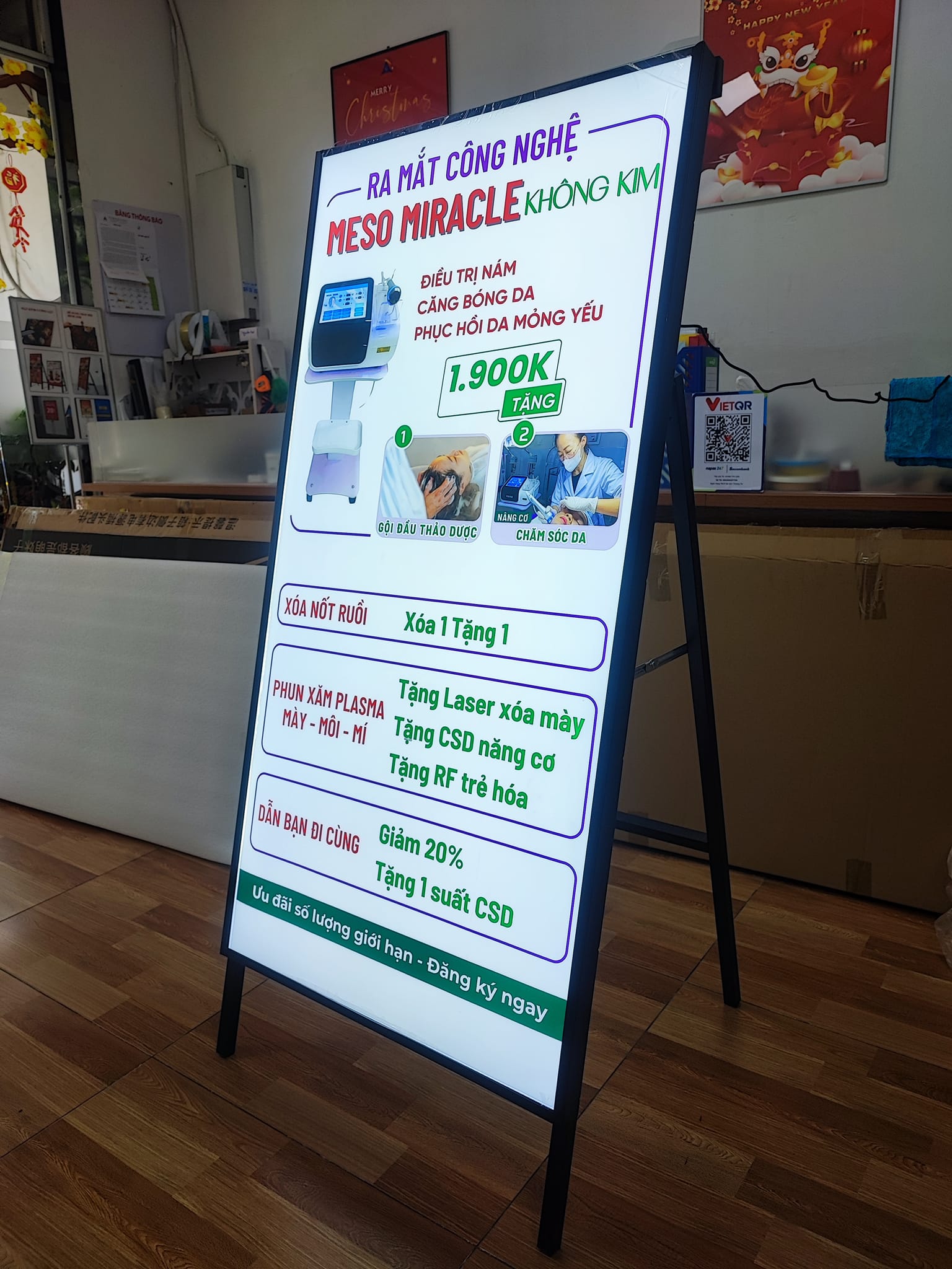 Tranh điện có chân đứng 1 mặt, thay đổi nội dung dễ dàng 2